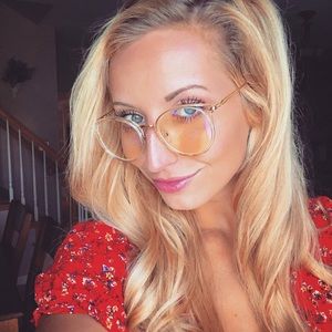 Meet your Posher, Maddy